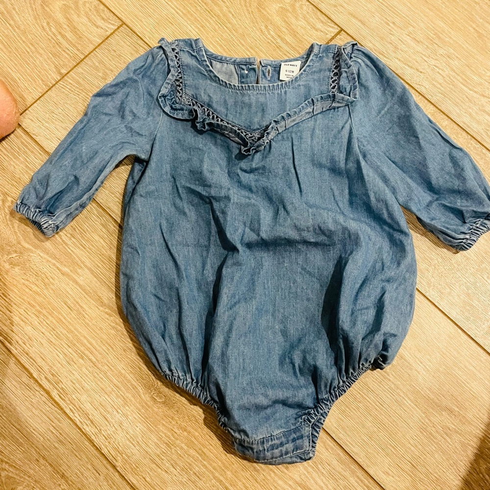 Denim bubble romper6-12 mo